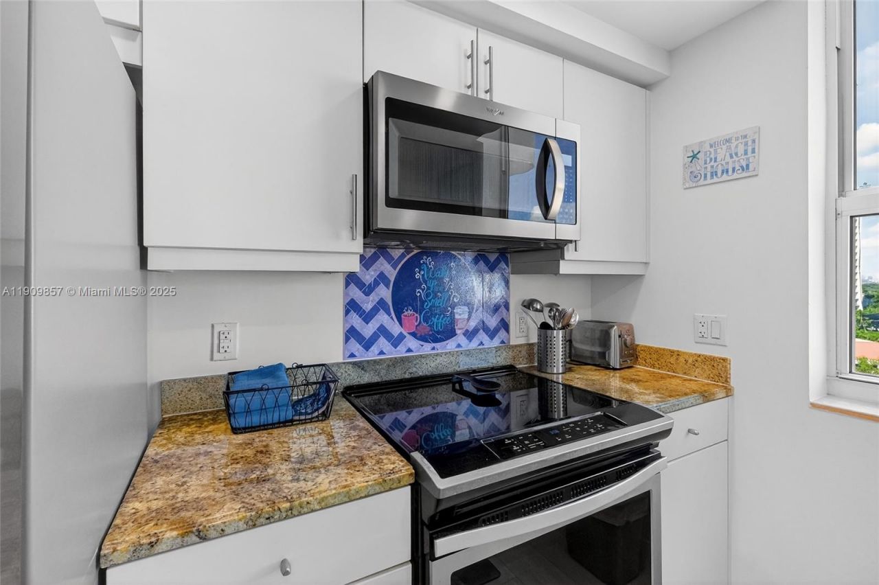 2889 Mcfarlane Rd, Unit 1001, Miami, FL 33133 Photo