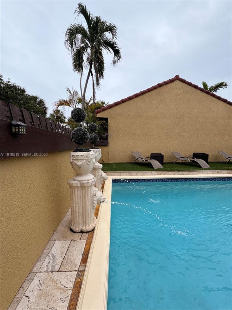 20305 NE 10th Ct, Miami, FL 33179 Photo