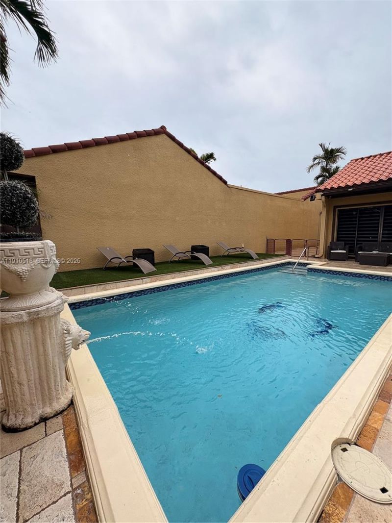 20305 NE 10th Ct, Miami, FL 33179 Photo