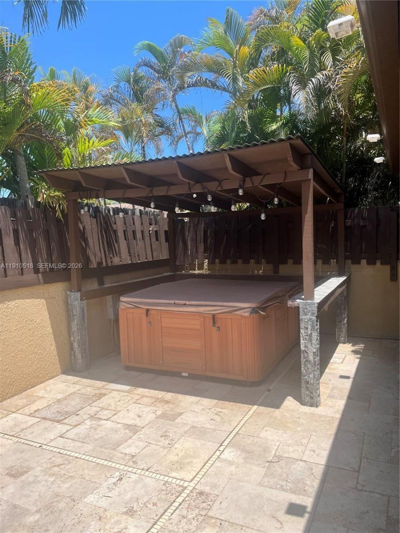 20305 NE 10th Ct, Miami, FL 33179 Photo