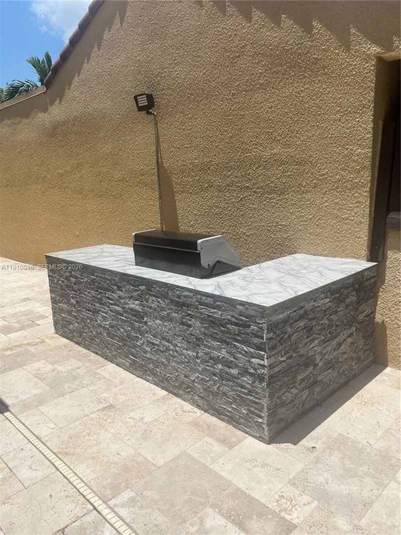 20305 NE 10th Ct, Miami, FL 33179 Photo