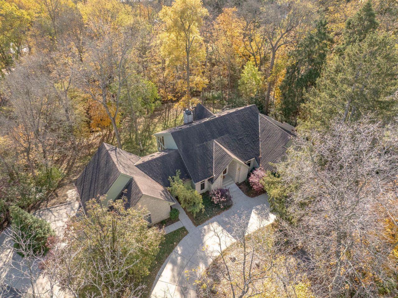 3055 Carriage Lane, Columbus, OH 43221 Main Photo