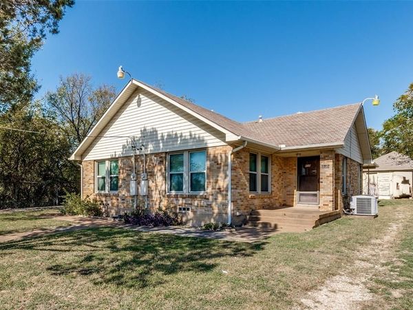 4501-4503 Highview Street , Cockrell Hill, TX 75211