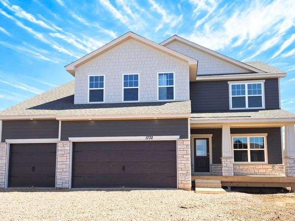 1732 Oak Creek Pass, Chaska, MN 55318