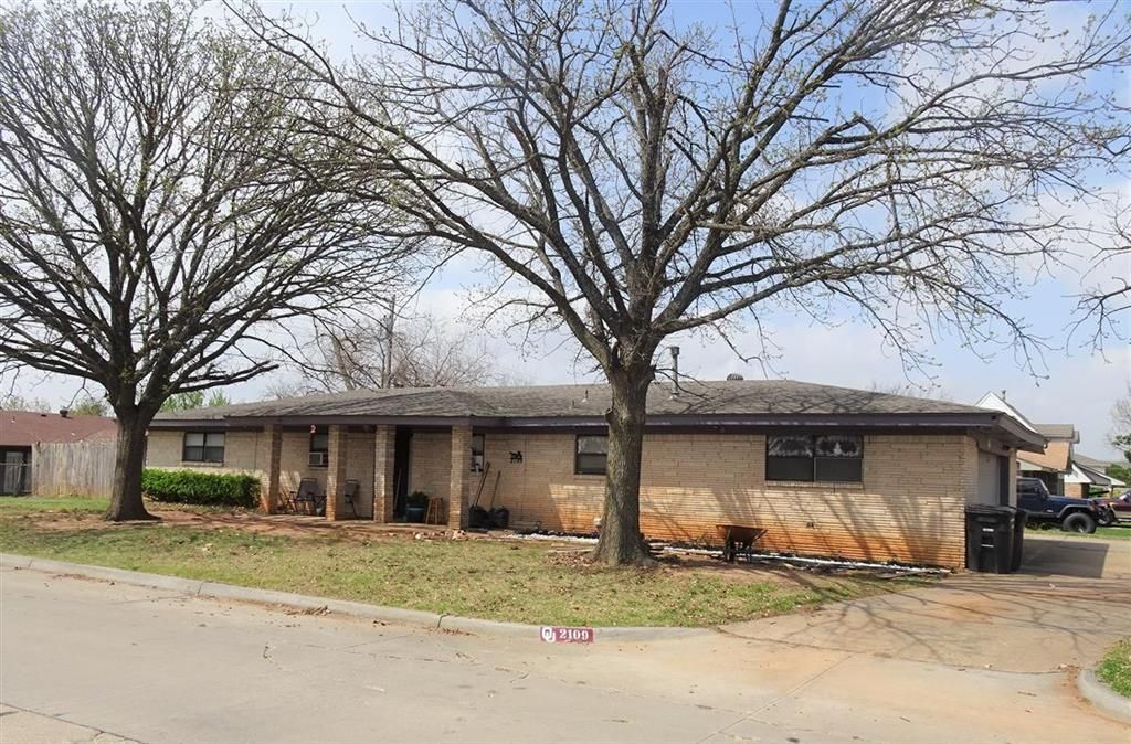 2109 Ridgewood Drive, Moore, OK 73160 Main Photo