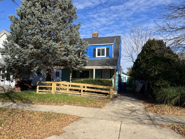 859 Lake Michigan Drive NW, Grand Rapids, MI 49504