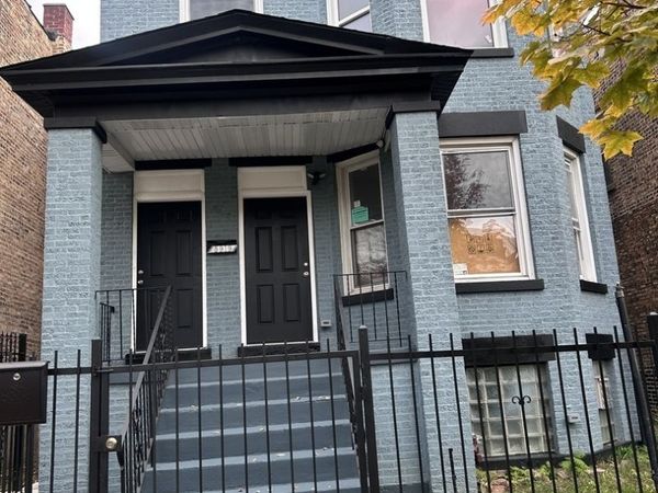 5919 S Rockwell Street, Chicago, IL 60629