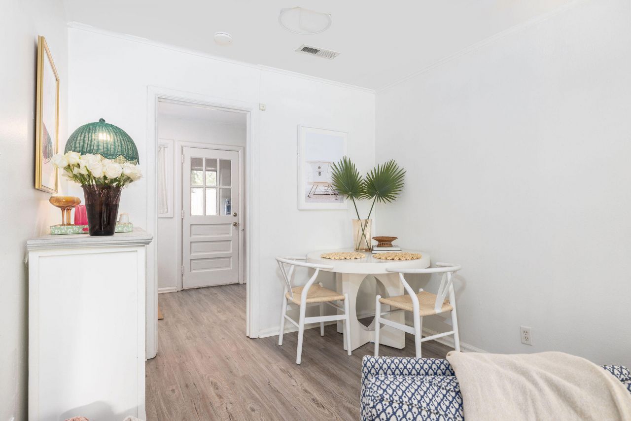 2 Ellen Avenue Photo 10