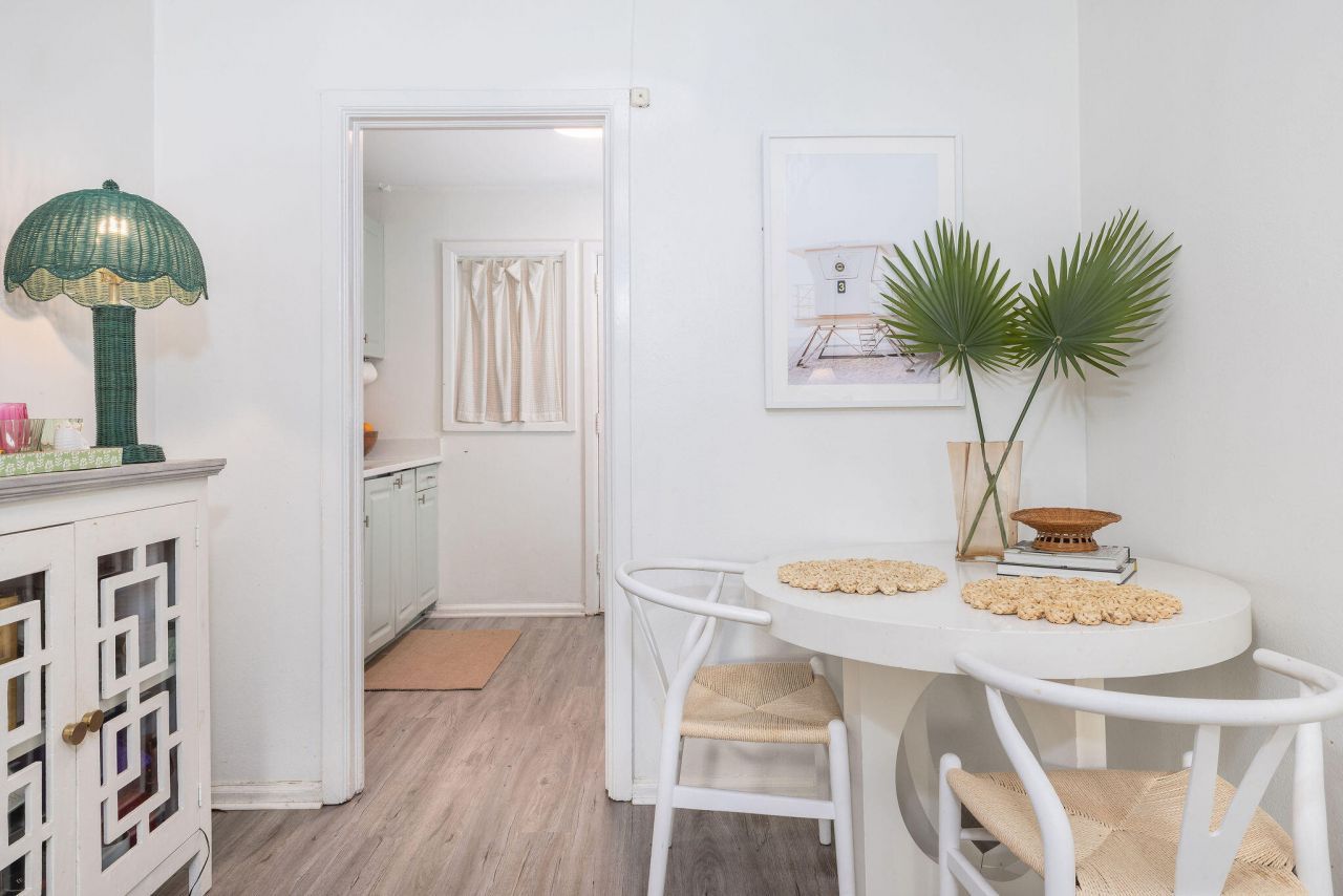 2 Ellen Avenue Photo 11