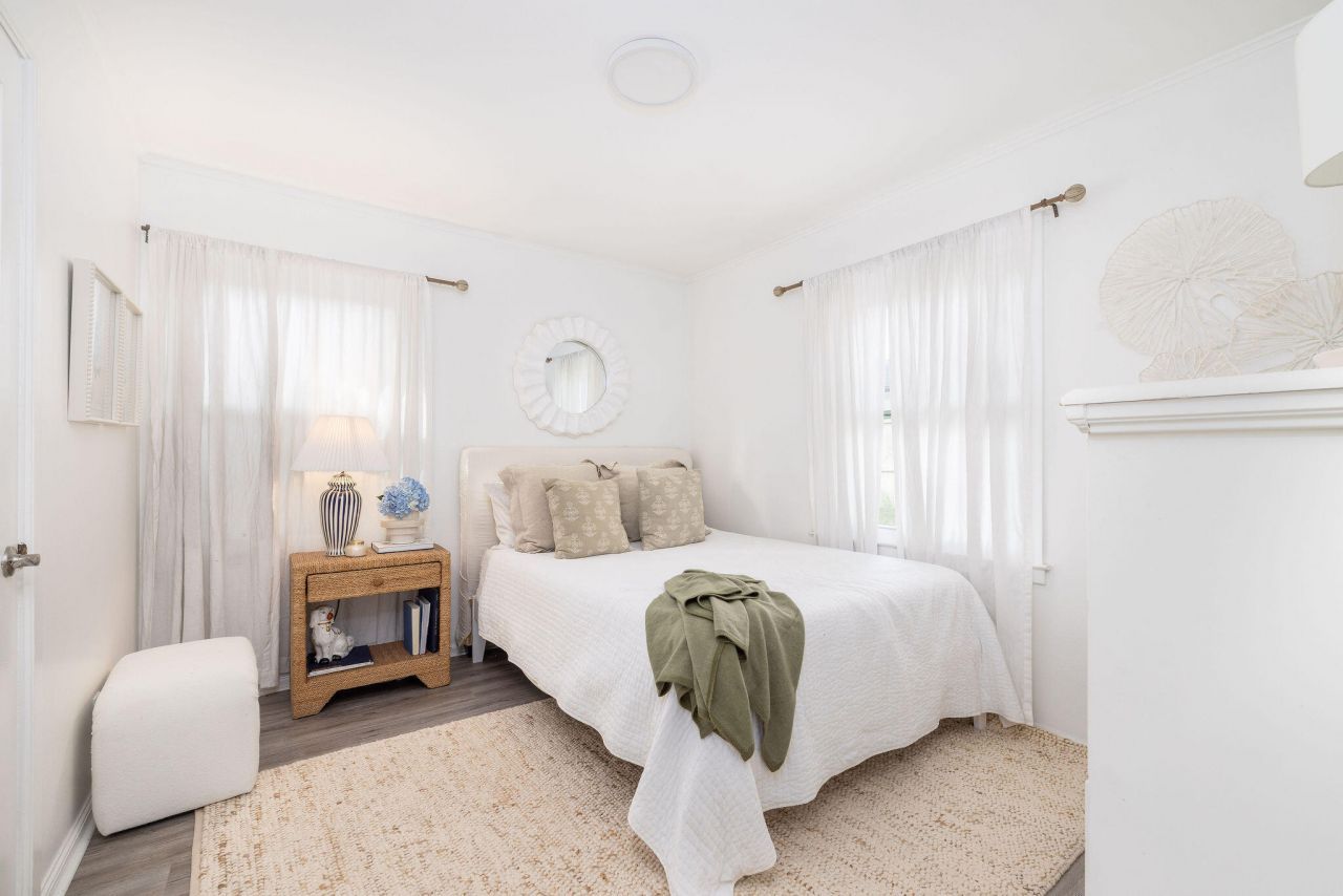 2 Ellen Avenue Photo 16