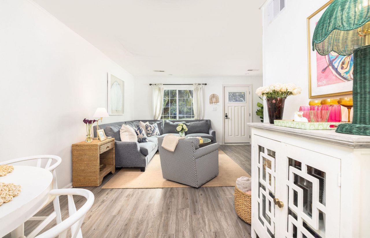 2 Ellen Avenue Photo 17