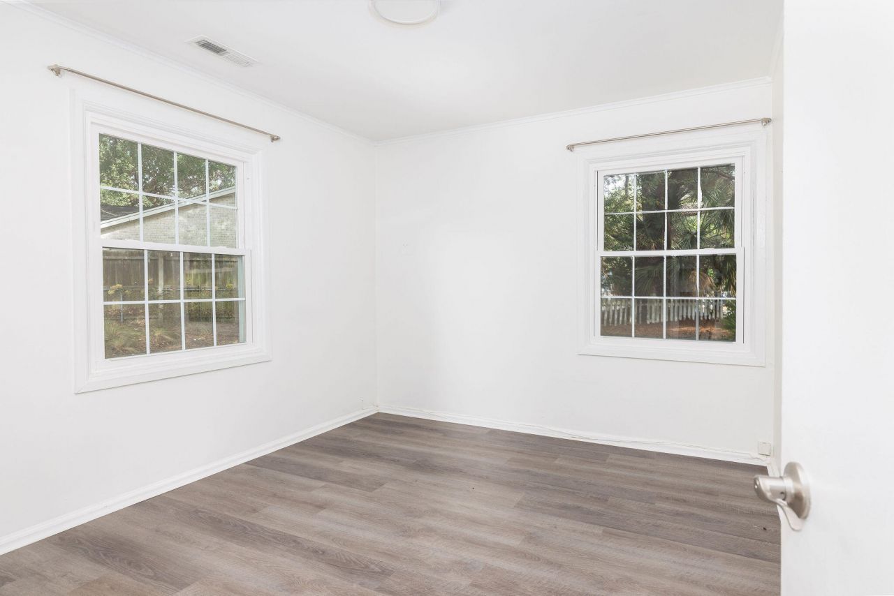 2 Ellen Avenue Photo 27