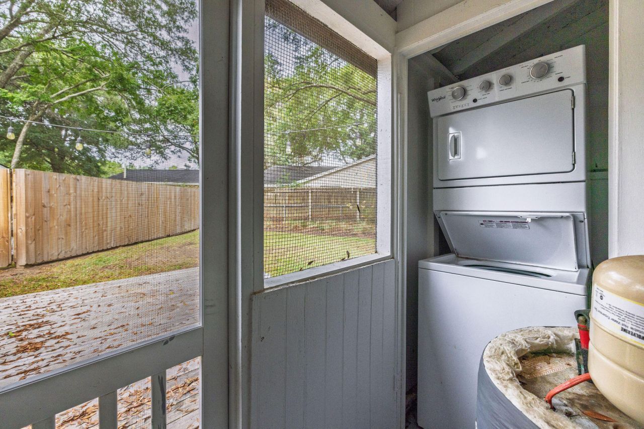 2 Ellen Avenue Photo 28