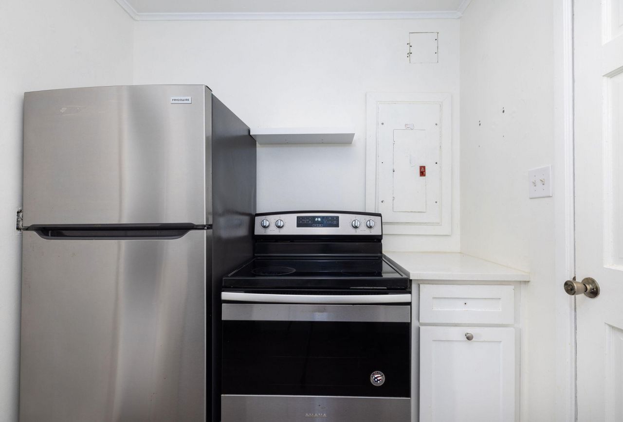 2 Ellen Avenue Photo 30