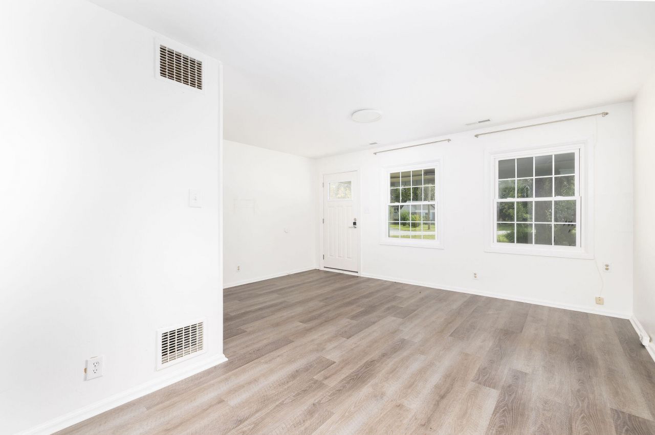 2 Ellen Avenue Photo 32