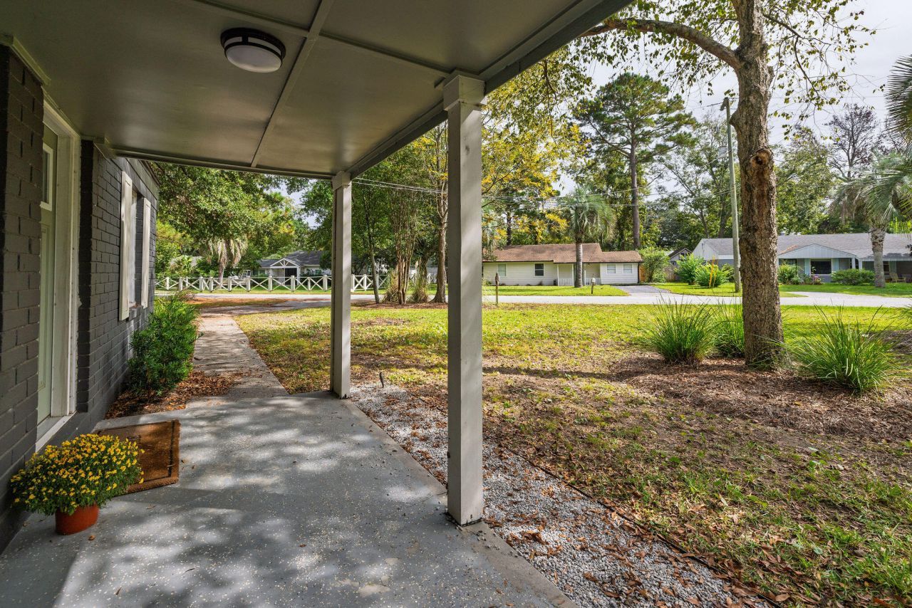 2 Ellen Avenue Photo 37