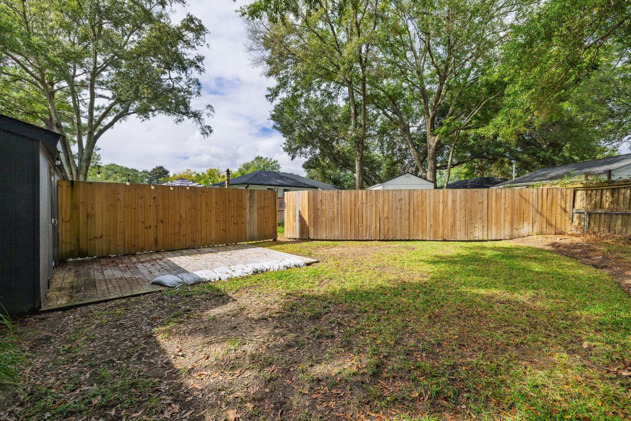 2 Ellen Avenue Photo 40