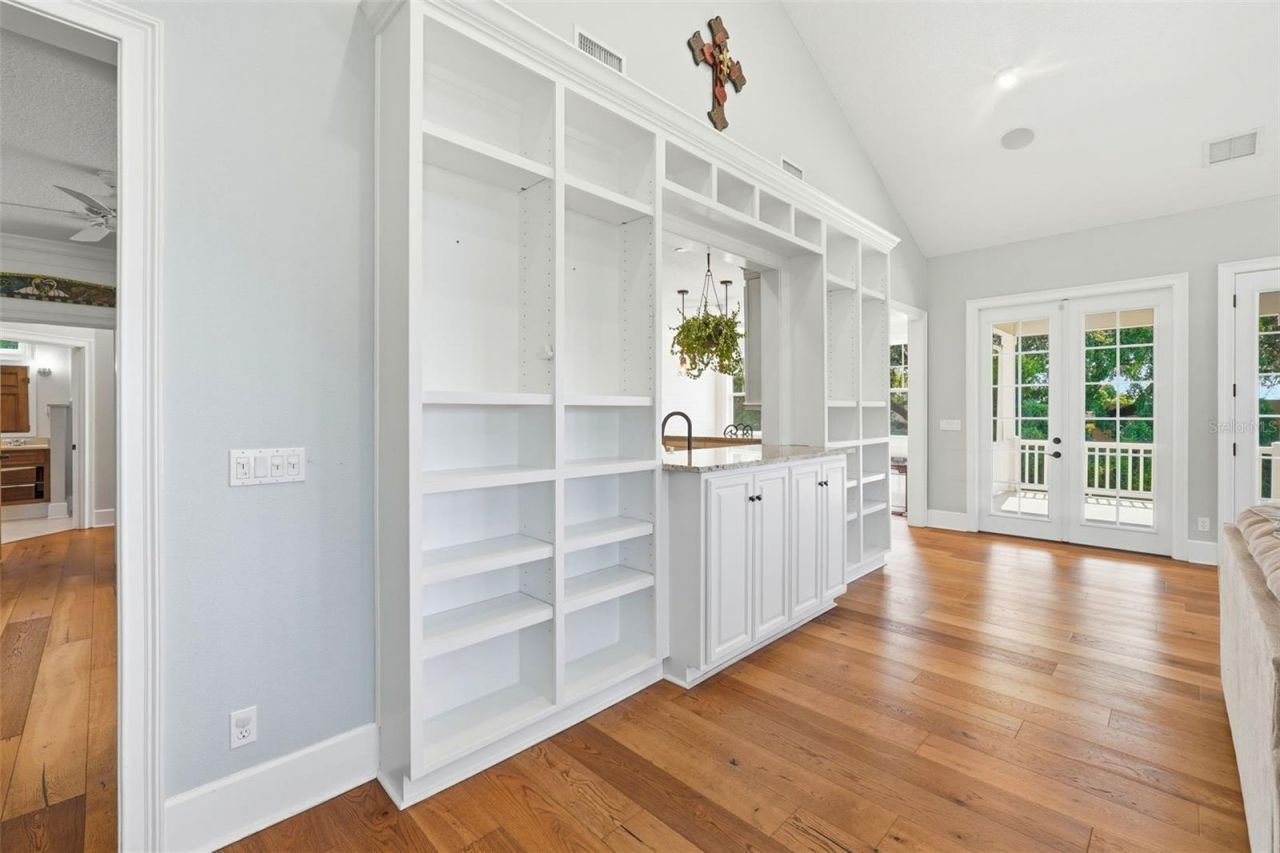 580 W 10th Avenue, Mount Dora, FL 32757 Photo