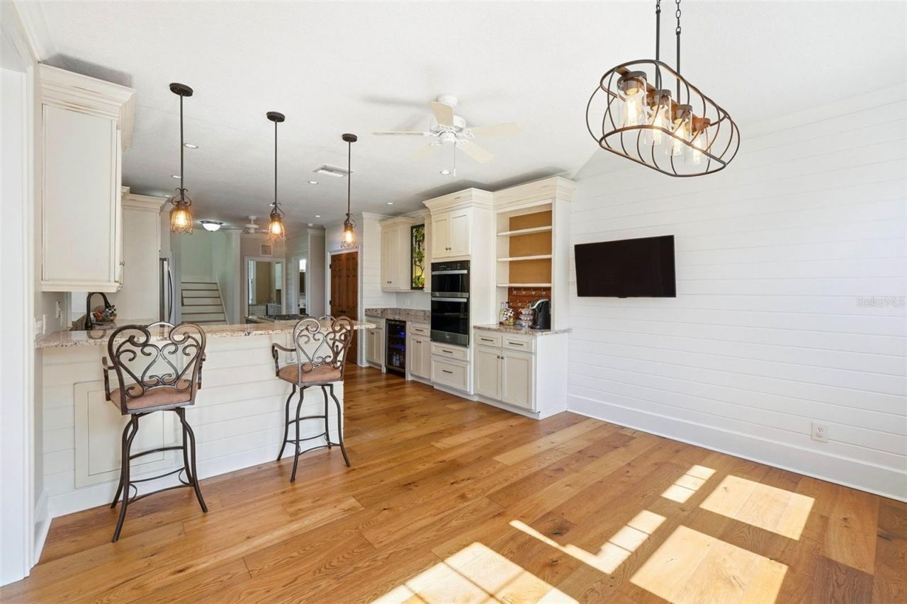 580 W 10th Avenue, Mount Dora, FL 32757 Photo