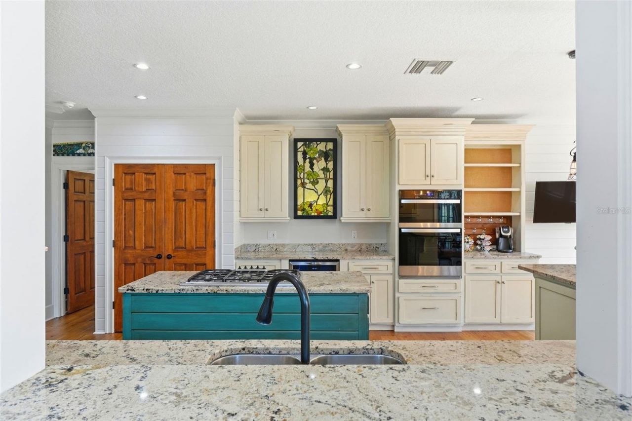 580 W 10th Avenue, Mount Dora, FL 32757 Photo