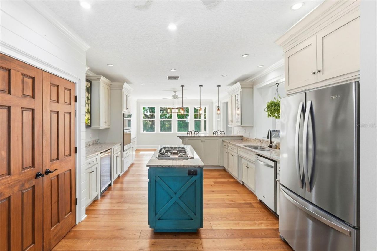 580 W 10th Avenue, Mount Dora, FL 32757 Photo