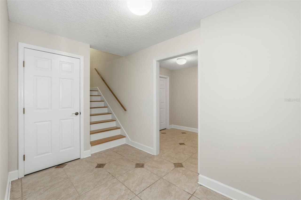 580 W 10th Avenue, Mount Dora, FL 32757 Photo