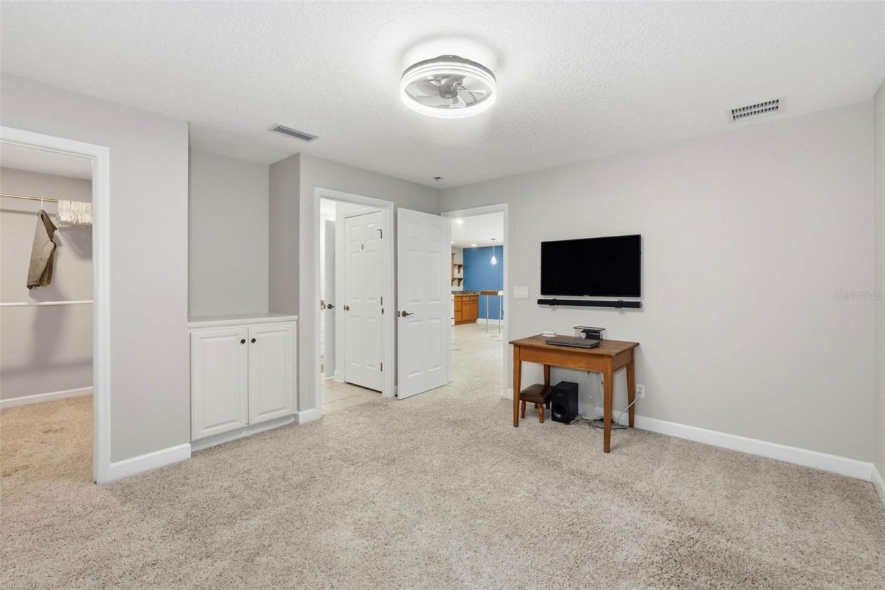 580 W 10th Avenue, Mount Dora, FL 32757 Photo