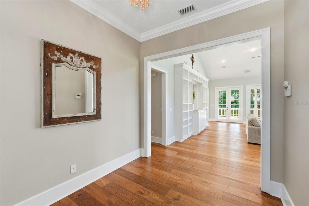 580 W 10th Avenue, Mount Dora, FL 32757 Photo