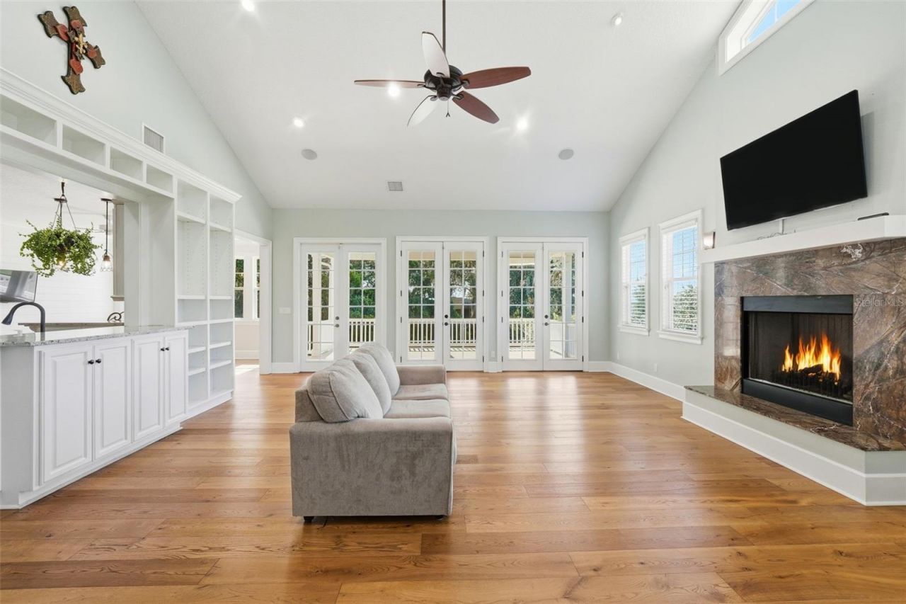 580 W 10th Avenue, Mount Dora, FL 32757 Photo