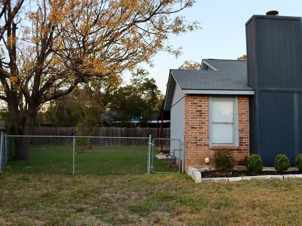 1204 Melbourne LN, Round Rock, TX 78664