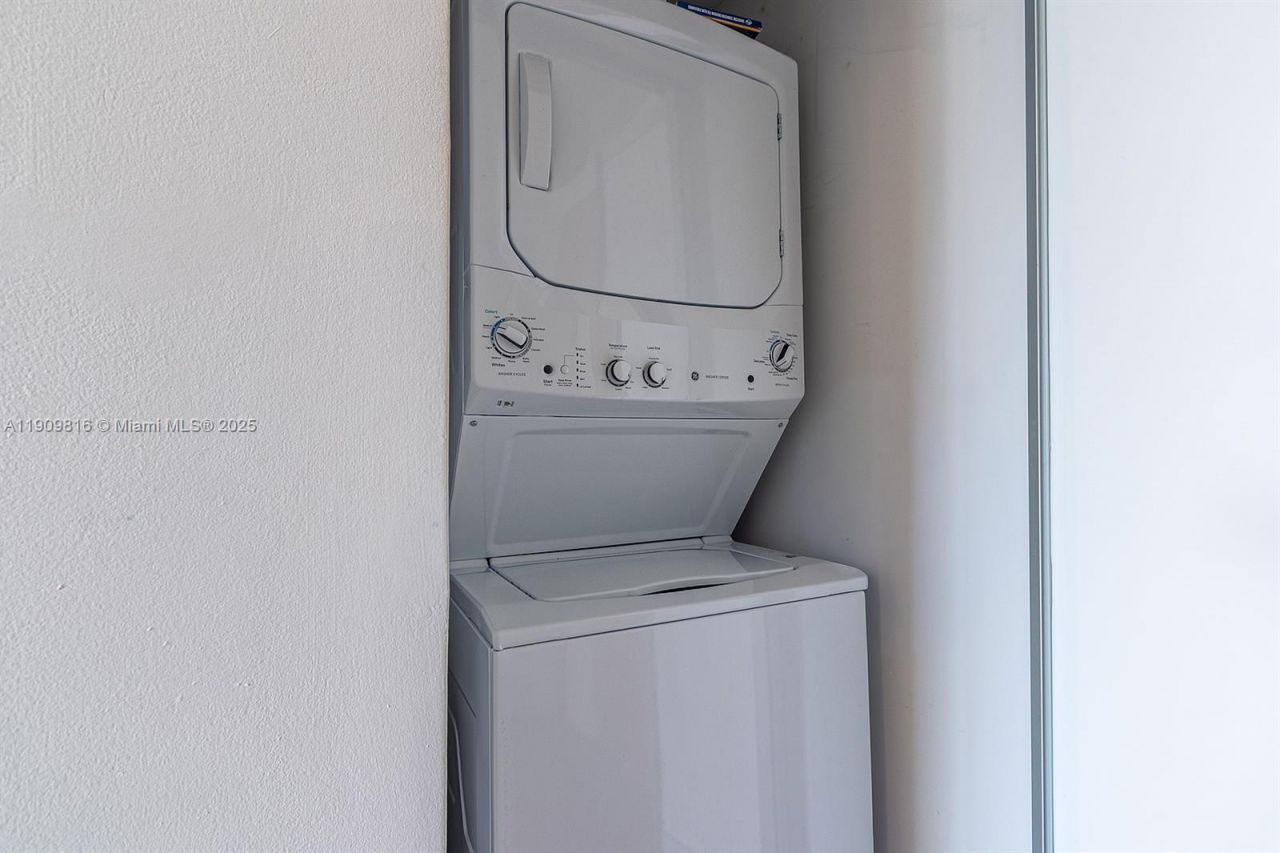 350 S Miami Ave, Unit 3914, Miami, FL 33130 Photo