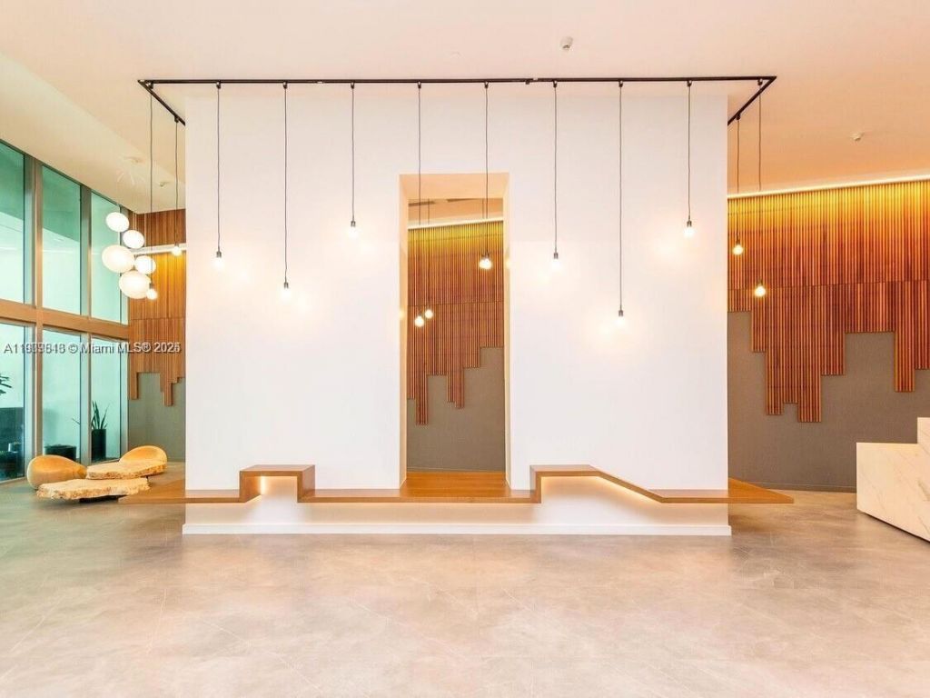 350 S Miami Ave, Unit 3914, Miami, FL 33130 Photo