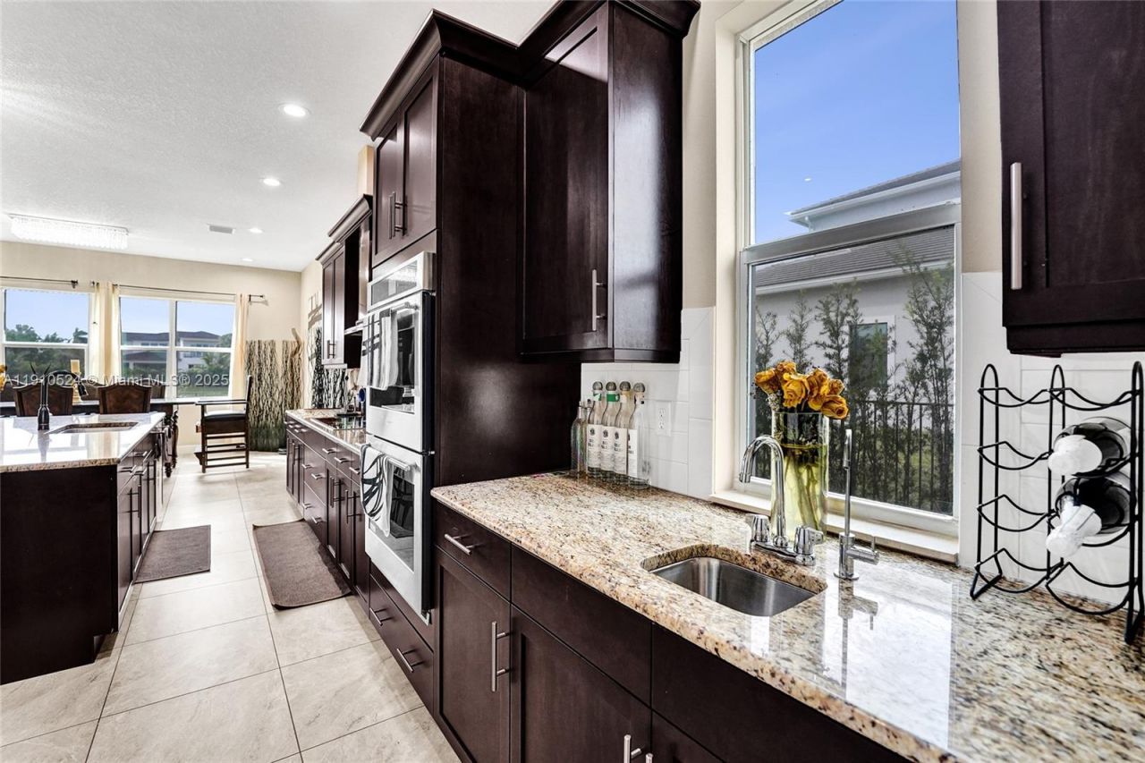 6804 N Stillwater Shores Dr, Davie, FL 33314 Photo