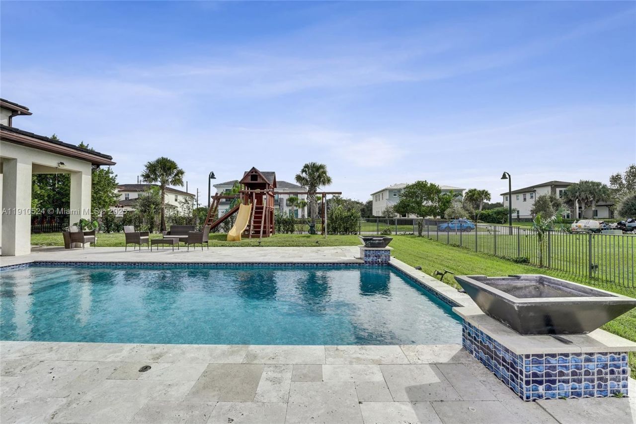 6804 N Stillwater Shores Dr, Davie, FL 33314 Photo