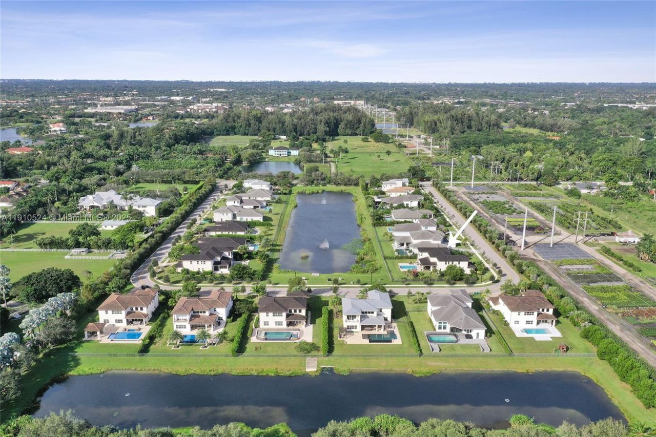 6804 N Stillwater Shores Dr, Davie, FL 33314 Photo