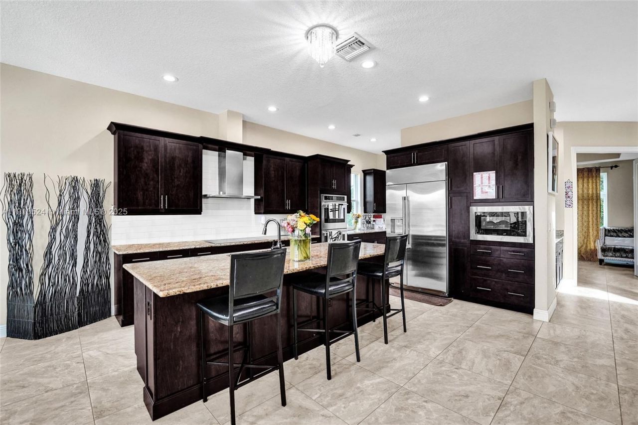 6804 N Stillwater Shores Dr, Davie, FL 33314 Photo