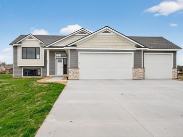 655 1st Street SE, Elgin, MN 55932