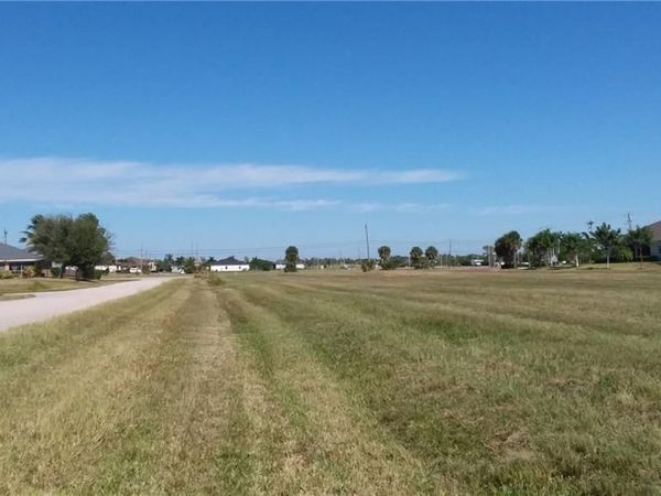 1505-1513 NW 32nd PL, CAPE CORAL, FL 33993