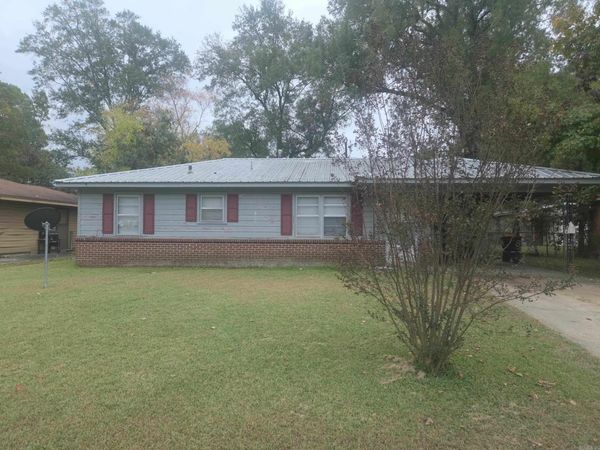 3200 Daffodil Street, Pine Bluff, AR 71603