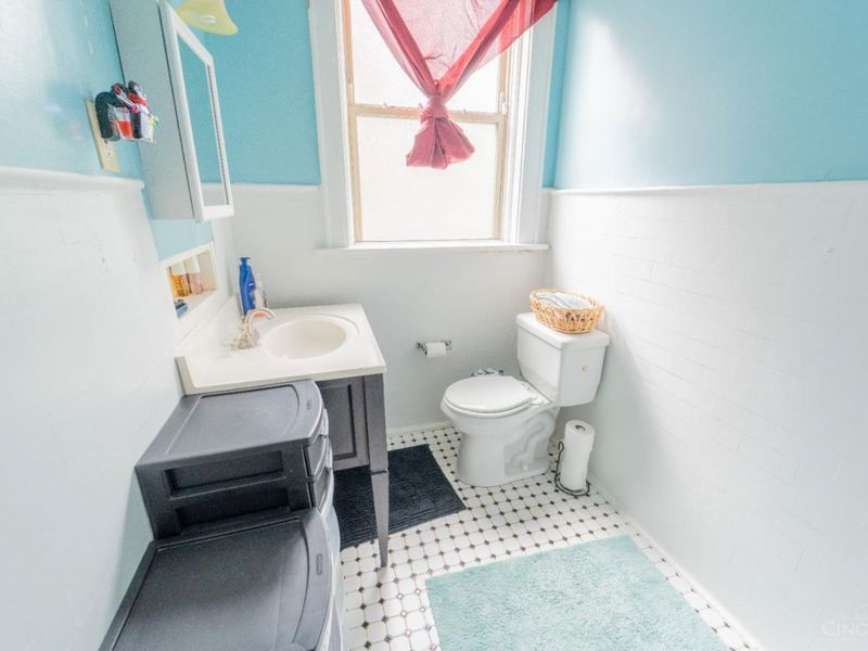 3896 Reading Road, Unit M, Cincinnati, OH 45229 Photo 12