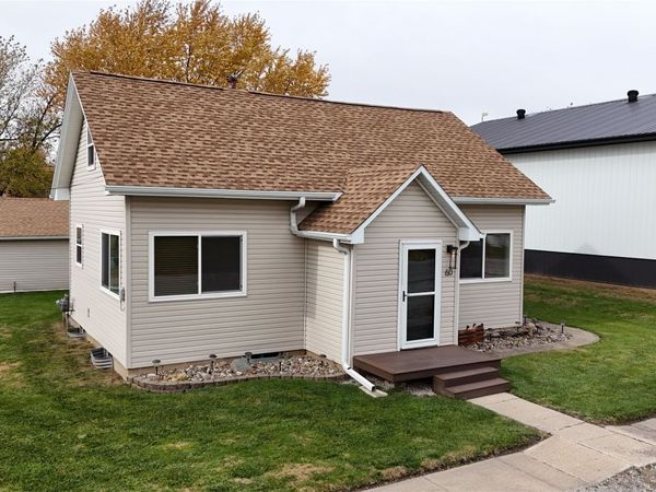 60 S 4th Street, IA 50154