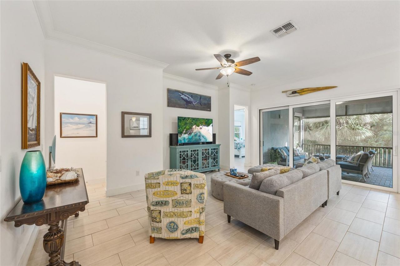 1025 Seagrape Drive, Ruskin, FL 33570 Photo