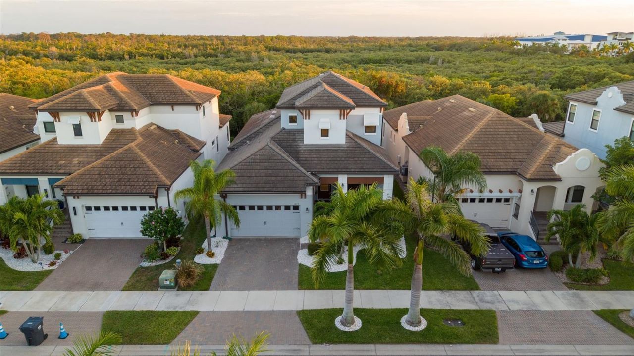 1025 Seagrape Drive, Ruskin, FL 33570 Photo
