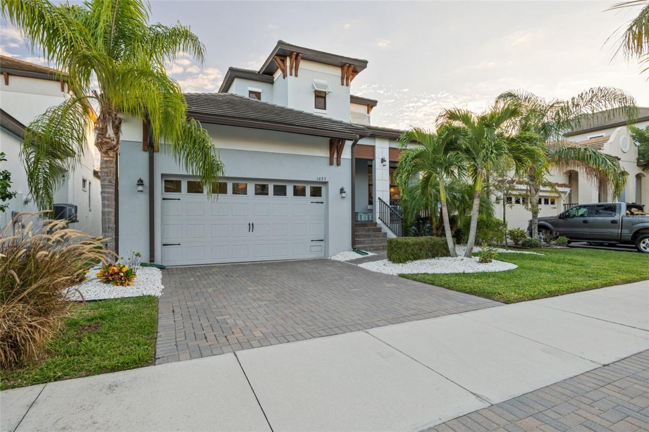 1025 Seagrape Drive, Ruskin, FL 33570 Photo