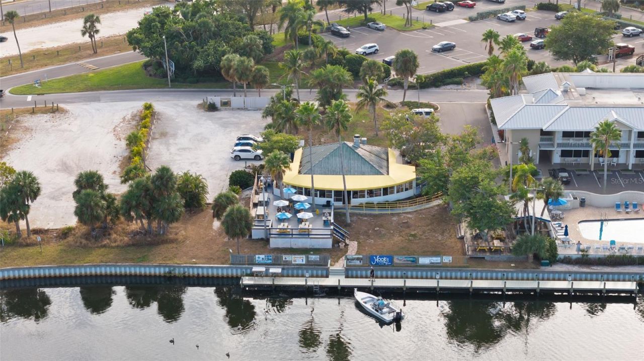 1025 Seagrape Drive, Ruskin, FL 33570 Photo