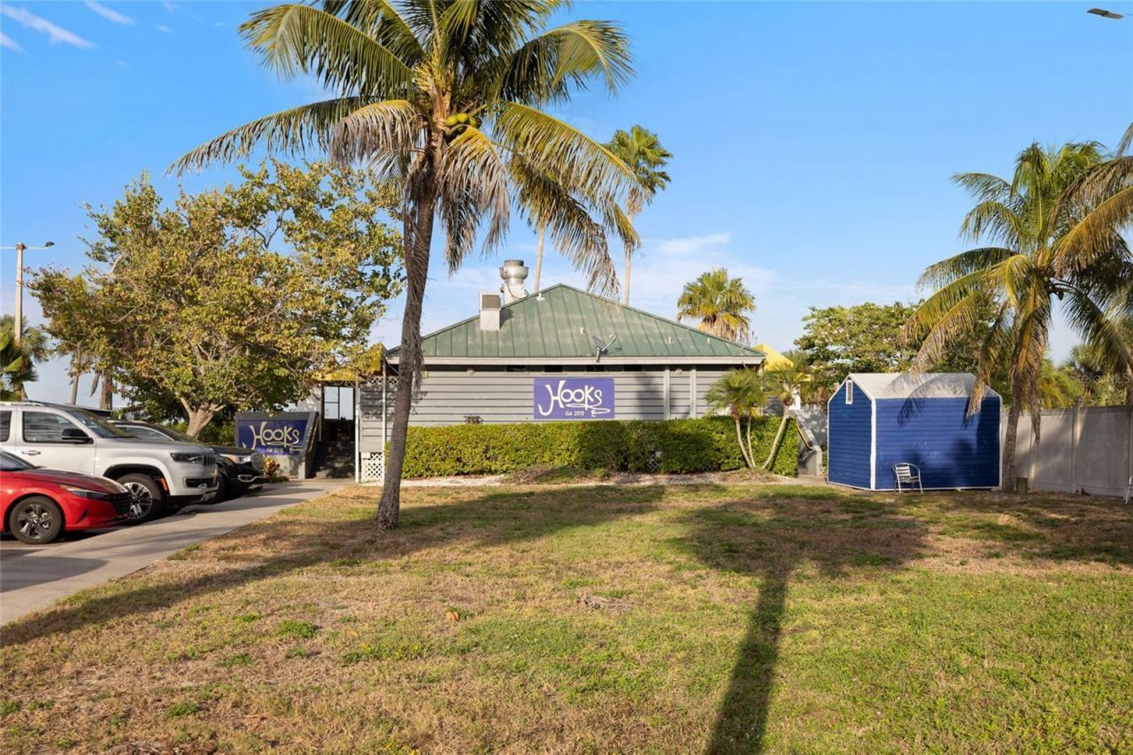 1025 Seagrape Drive, Ruskin, FL 33570 Photo
