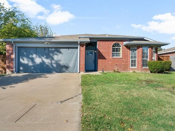 807 Havenbrook Drive, Arlington, TX 76001