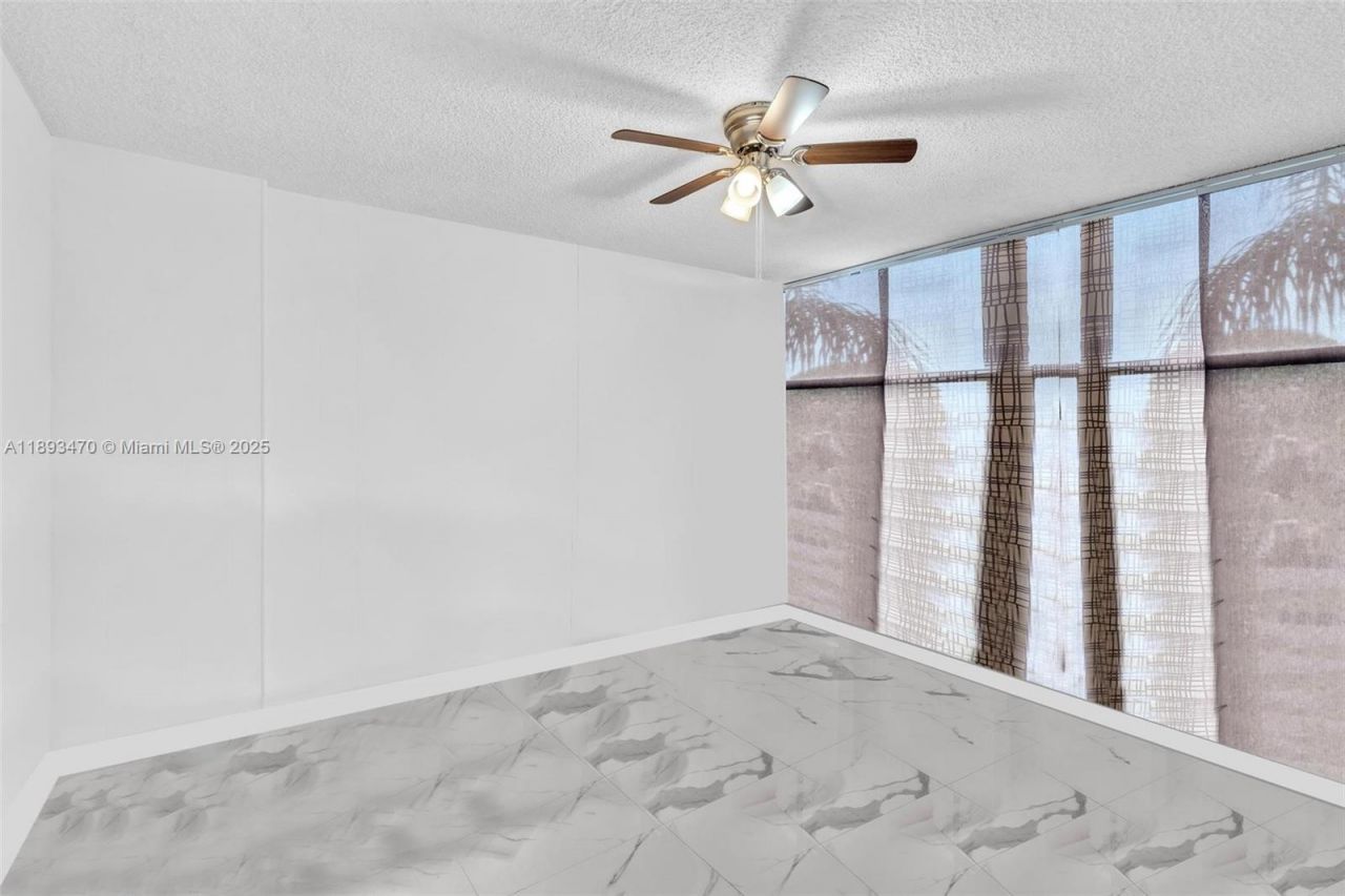 1000 Parkview Dr, Unit 329, Hallandale Beach, FL 33009 Photo