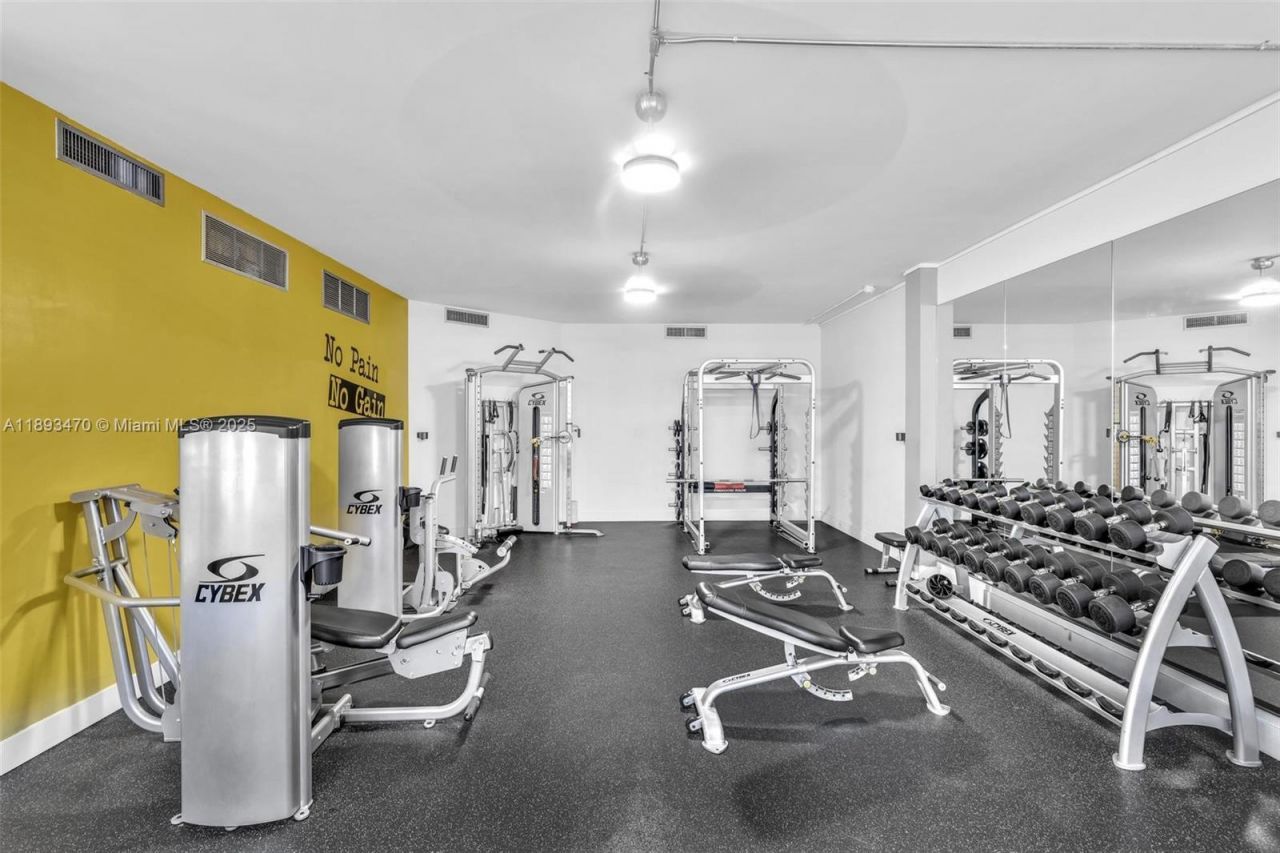 1000 Parkview Dr, Unit 329, Hallandale Beach, FL 33009 Photo