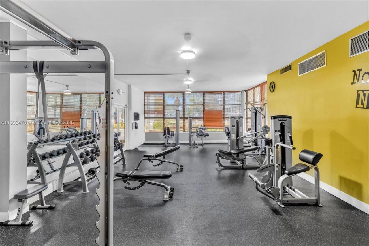 1000 Parkview Dr, Unit 329, Hallandale Beach, FL 33009 Photo